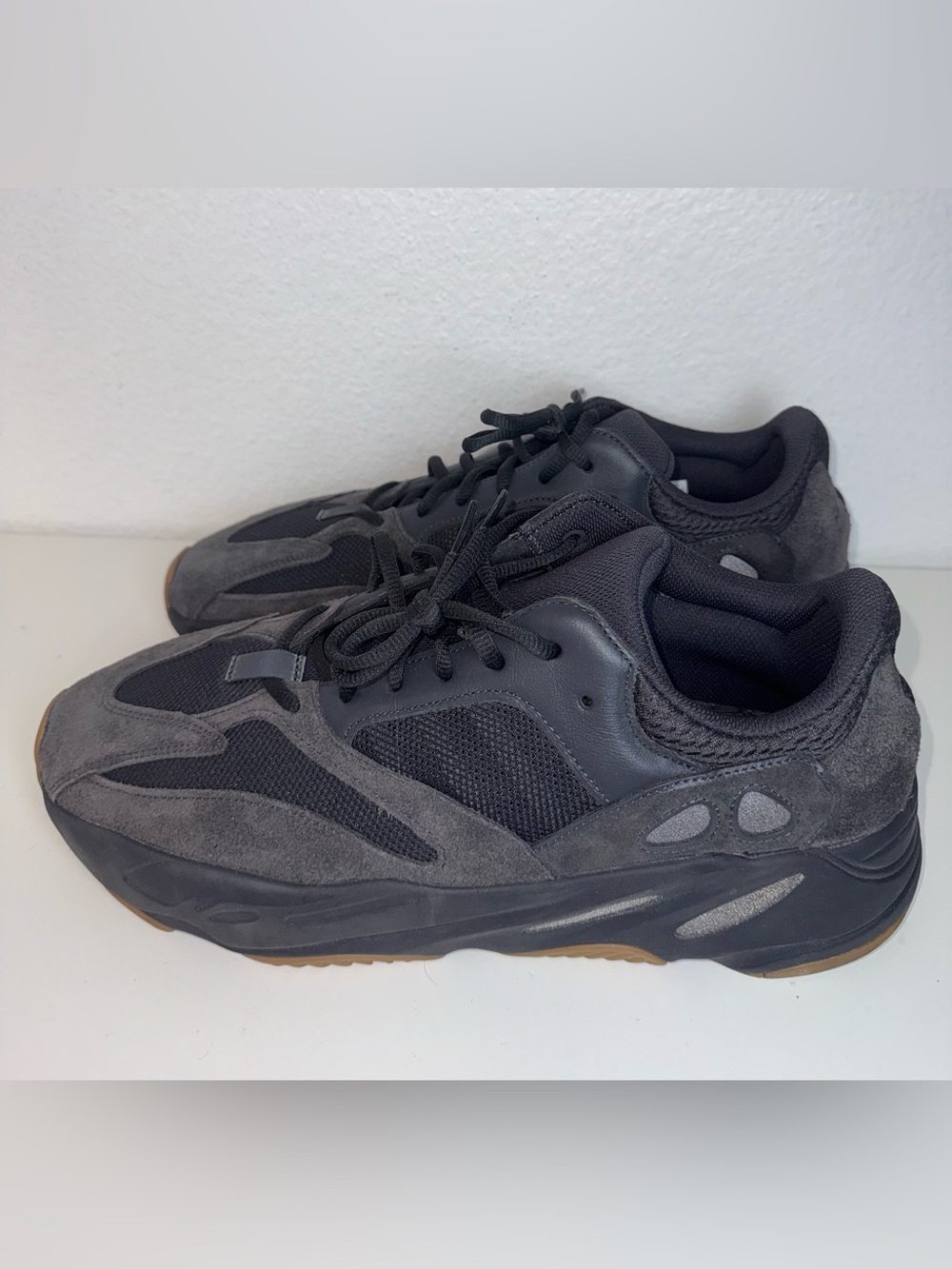 Adidas Yeezy Boost 700 Utility Black 2019 FV5304 - Picture 3 of 11